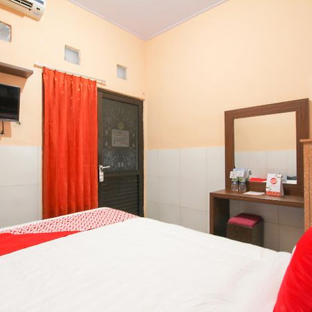 Oyo 1594 Al Firdausi Residence Бануванги Екстериор снимка