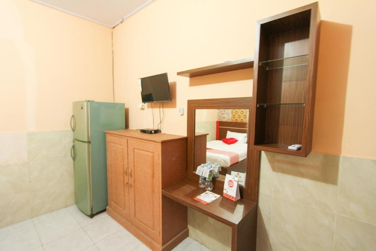 Oyo 1594 Al Firdausi Residence Бануванги Екстериор снимка