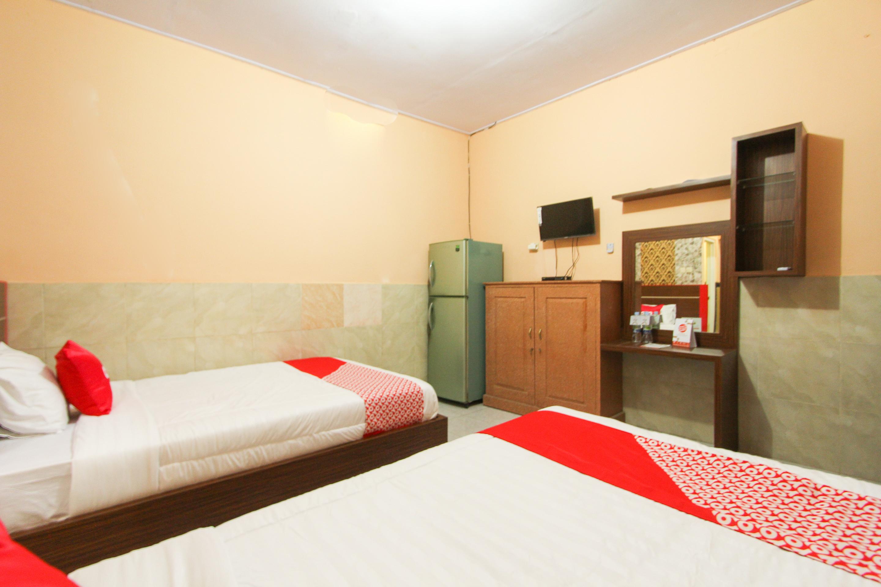 Oyo 1594 Al Firdausi Residence Бануванги Екстериор снимка