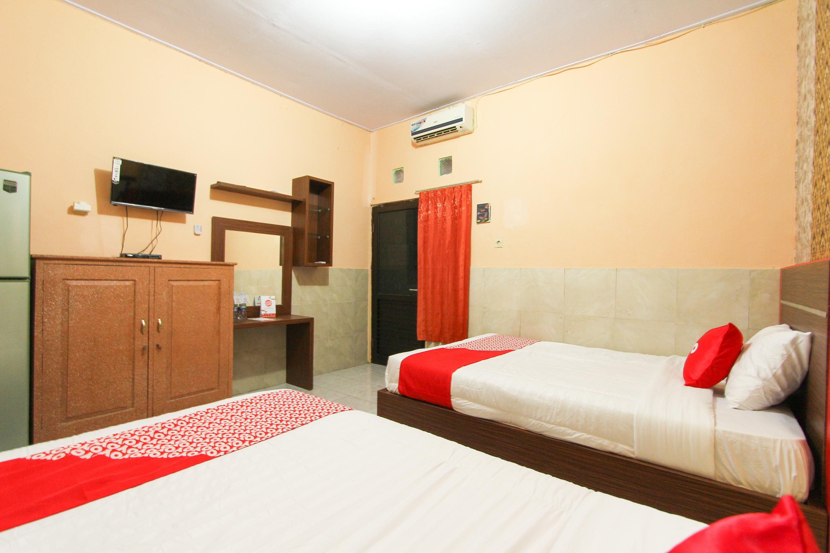 Oyo 1594 Al Firdausi Residence Бануванги Екстериор снимка