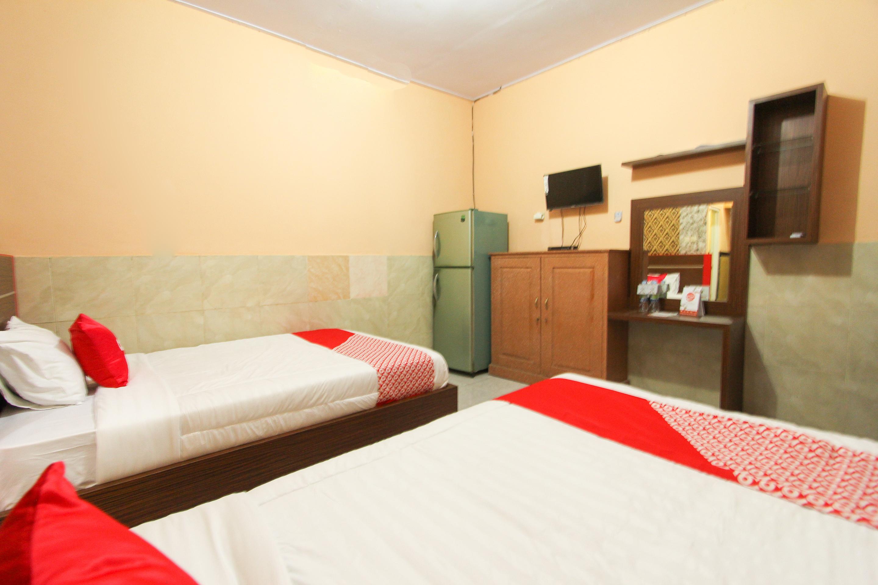 Oyo 1594 Al Firdausi Residence Бануванги Екстериор снимка
