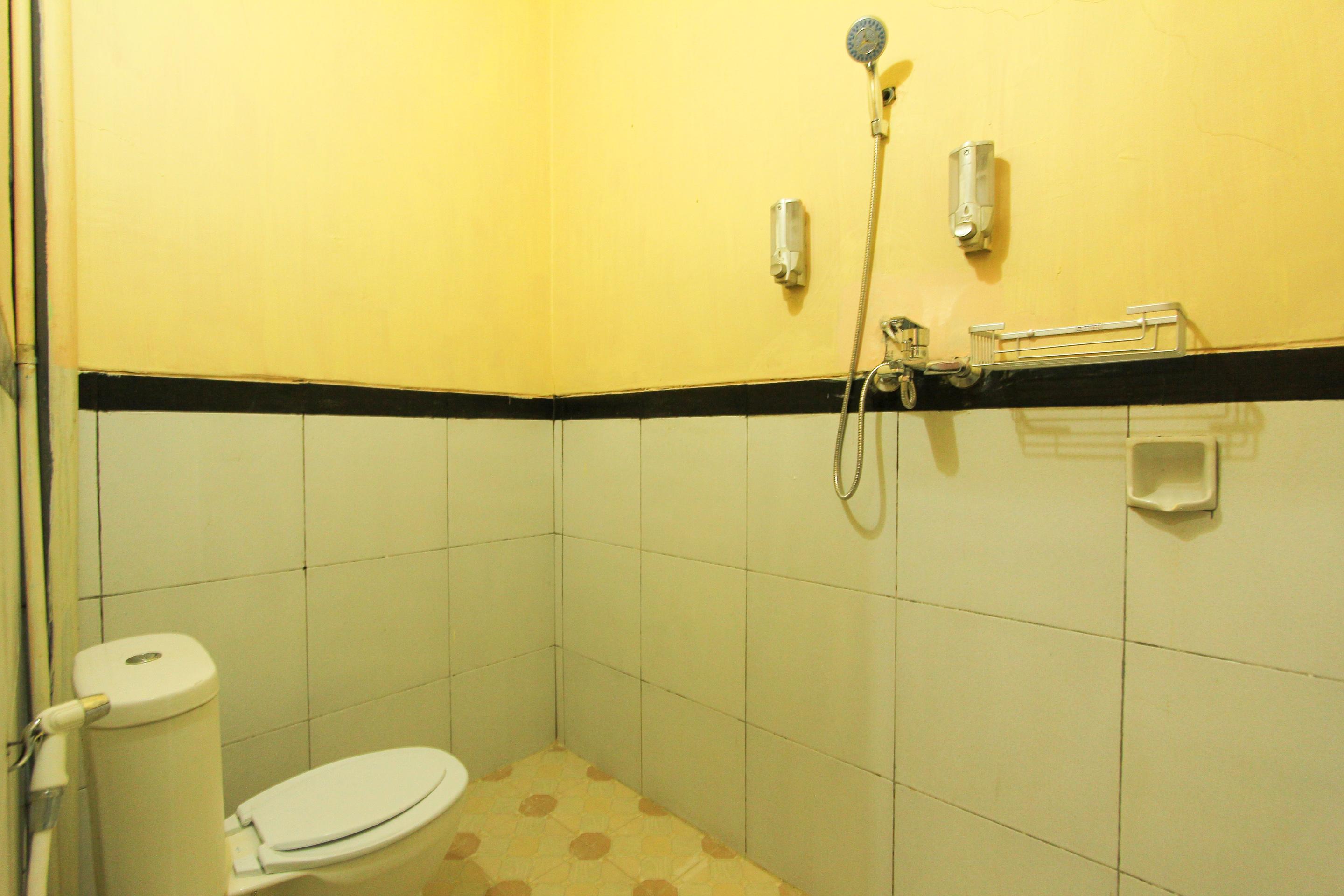 Oyo 1594 Al Firdausi Residence Бануванги Екстериор снимка