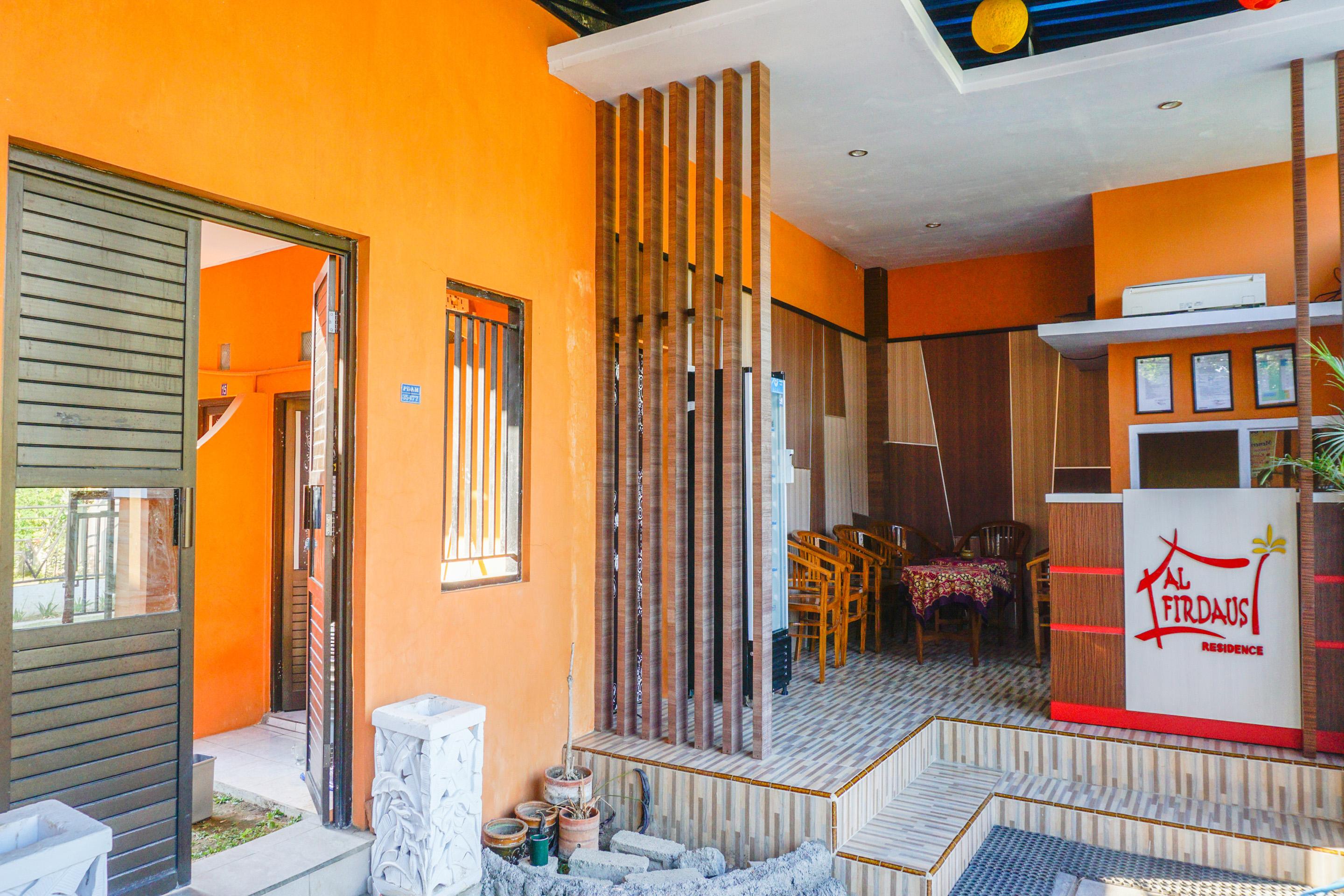 Oyo 1594 Al Firdausi Residence Бануванги Екстериор снимка