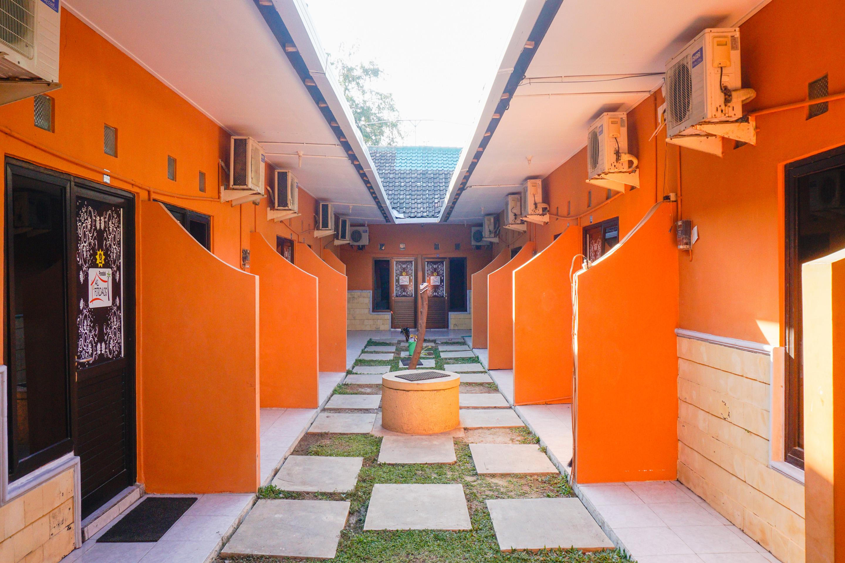 Oyo 1594 Al Firdausi Residence Бануванги Екстериор снимка