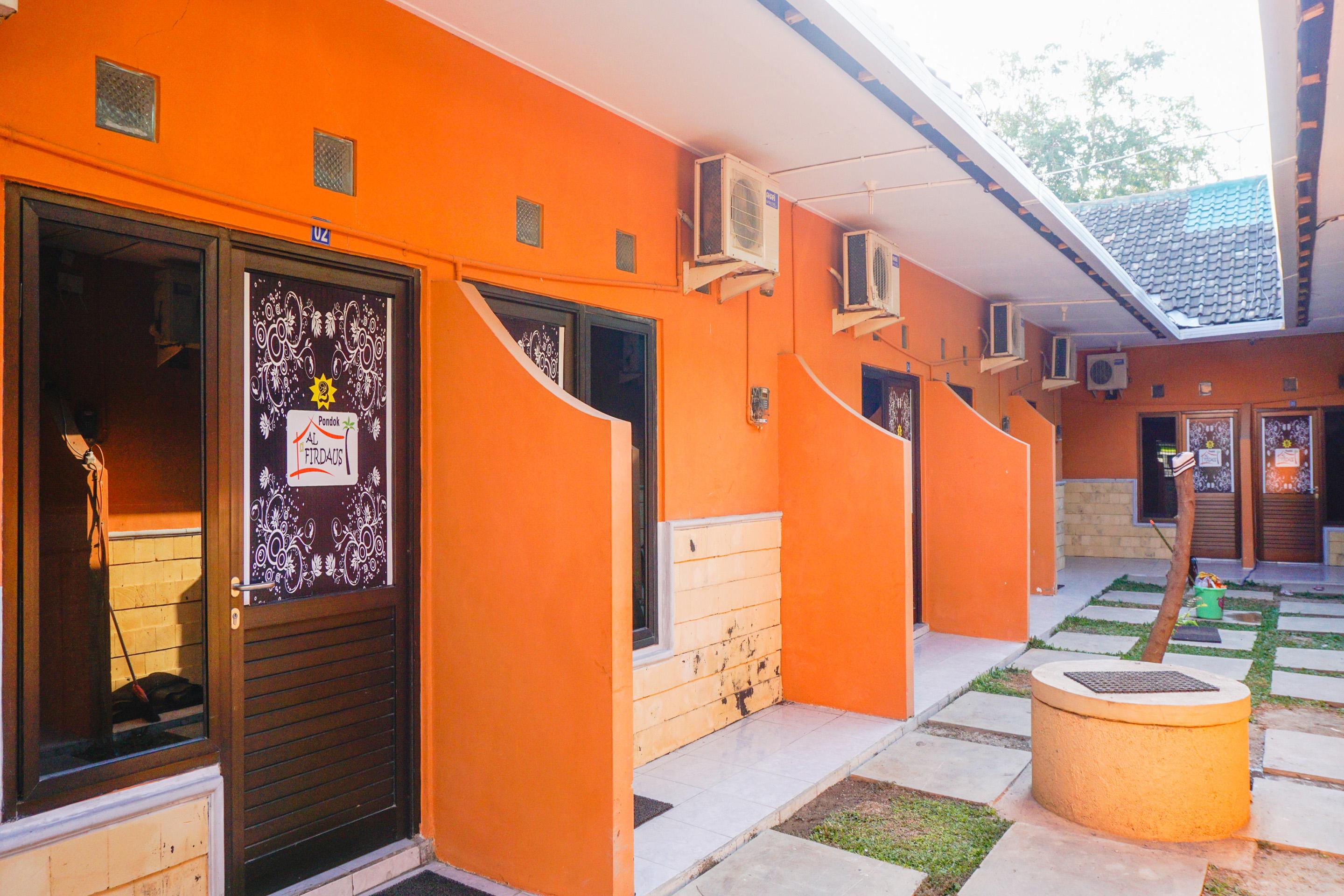 Oyo 1594 Al Firdausi Residence Бануванги Екстериор снимка