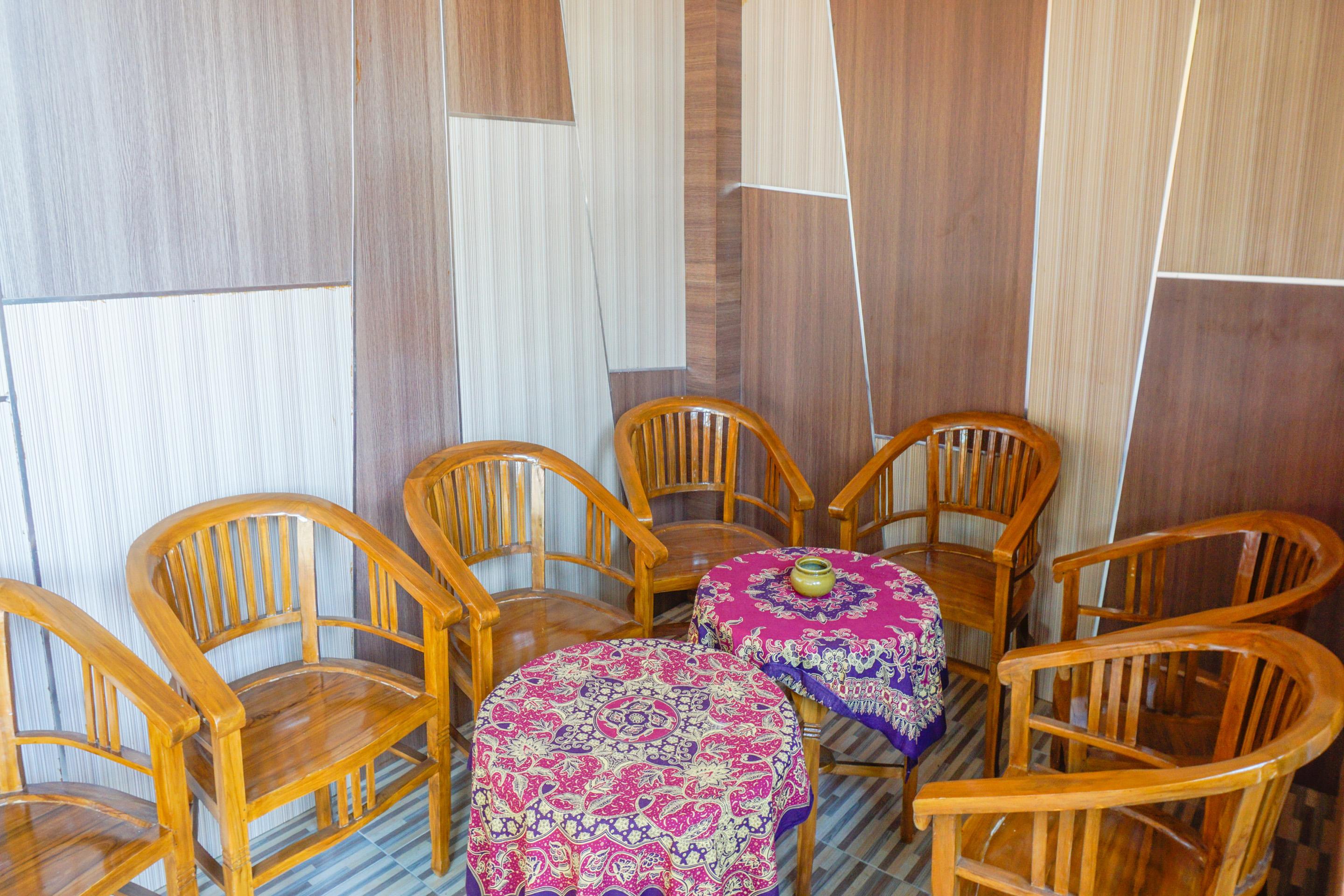 Oyo 1594 Al Firdausi Residence Бануванги Екстериор снимка