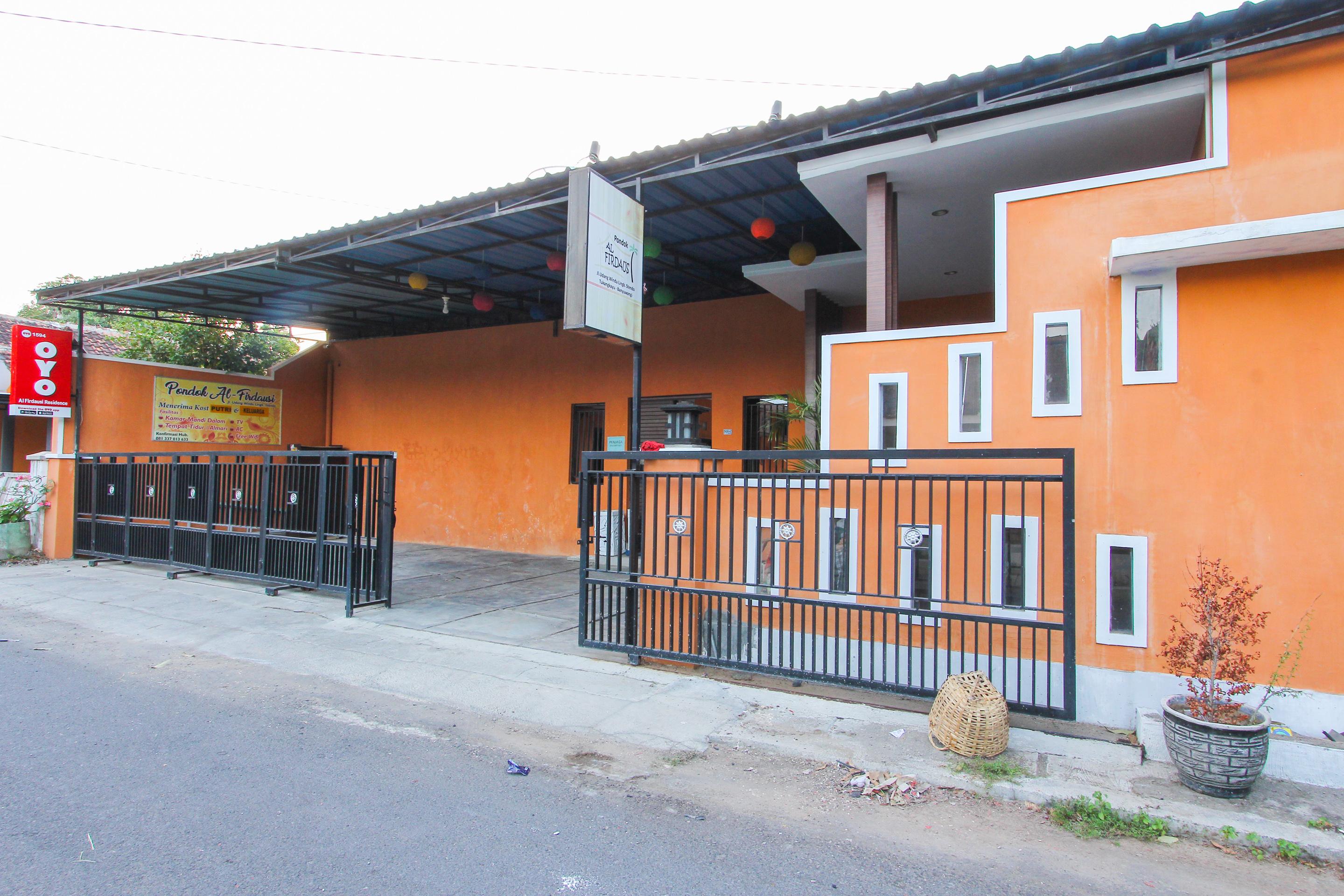 Oyo 1594 Al Firdausi Residence Бануванги Екстериор снимка
