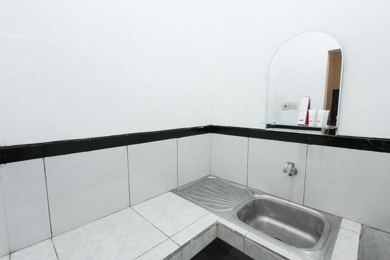 Oyo 1594 Al Firdausi Residence Бануванги Екстериор снимка